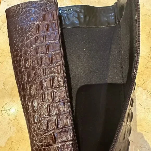 Elegant Brown Heeled Boots - Picture 13 of 14